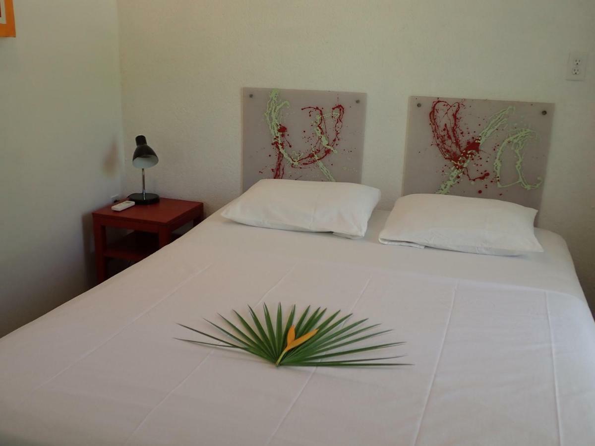 Simberts Apartments 玛雅湾 外观 照片